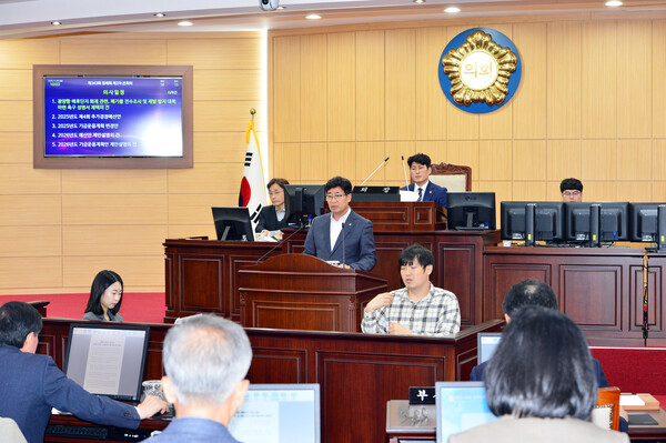 ▲광양시의회가 지난 24일 열린 제343회 제2차 정례회 2차 본회의를 진행하고 있다. ⓒ광양시의회